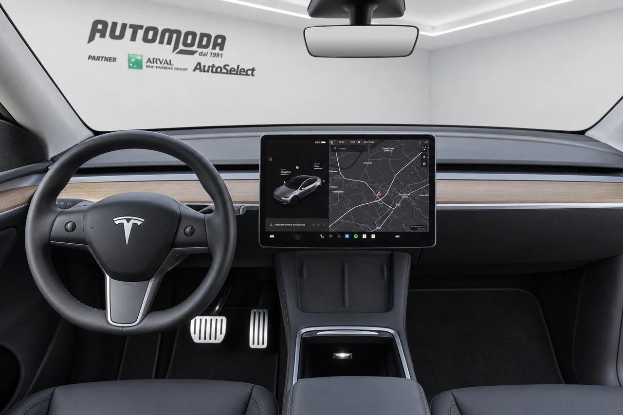 Tesla Model Y Performance Dual Motor 4WD