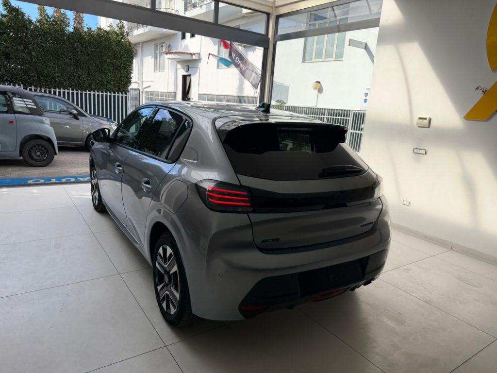 Peugeot 208 Hybrid 110 e-DCS6 Allure da €199,00 mensili