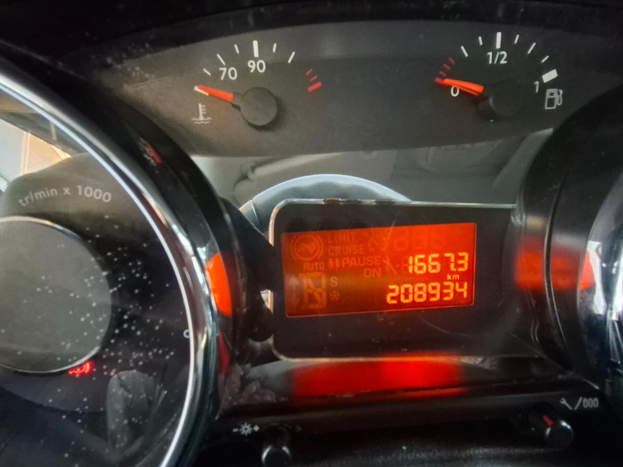 Peugeot 5008 1.6 HDi 115CV Business 7 POSTI