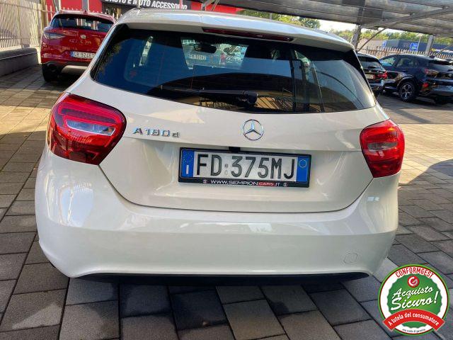 MERCEDES-BENZ A 180 Business 87.000km Navi/Interni Sport/retrocamera