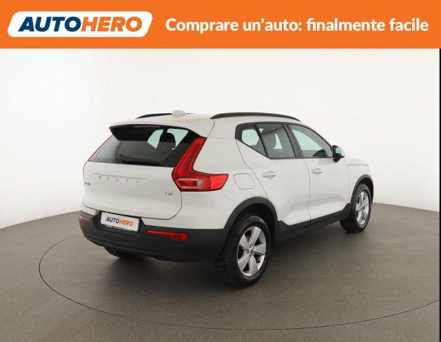VOLVO XC40 T2 Momentum Core