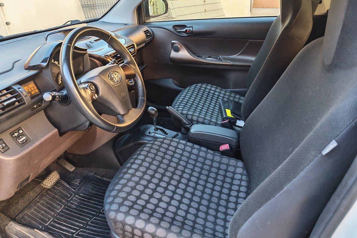 TOYOTA iQ 1.0 CVT Trend
