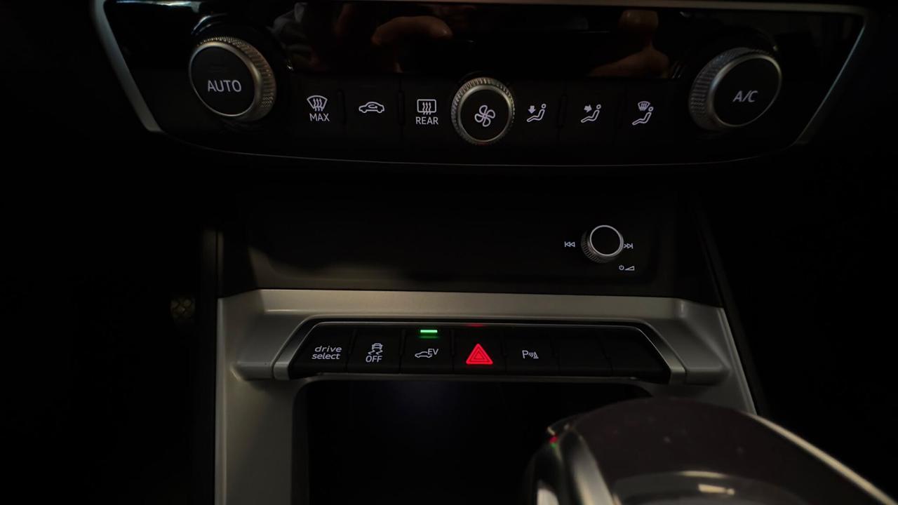 Audi Q3 SPB 45 TFSI e S tronic Business Plus