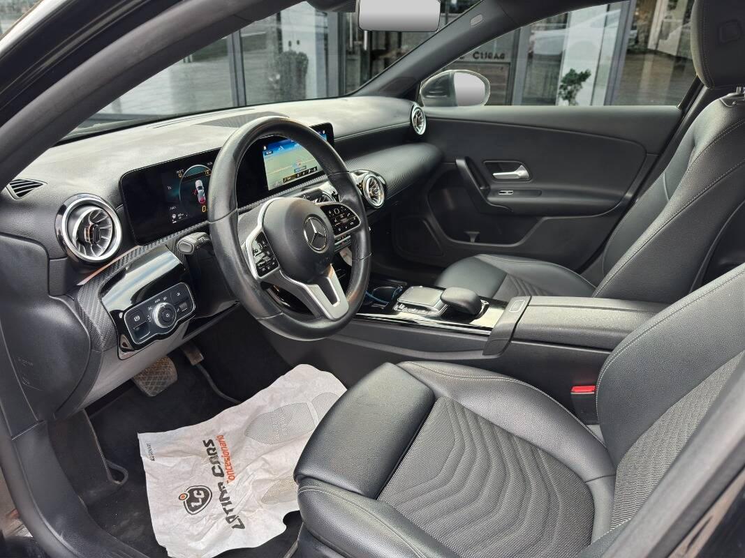 Mercedes Classe A 180 d Business AUTOMATICA con CarPlay