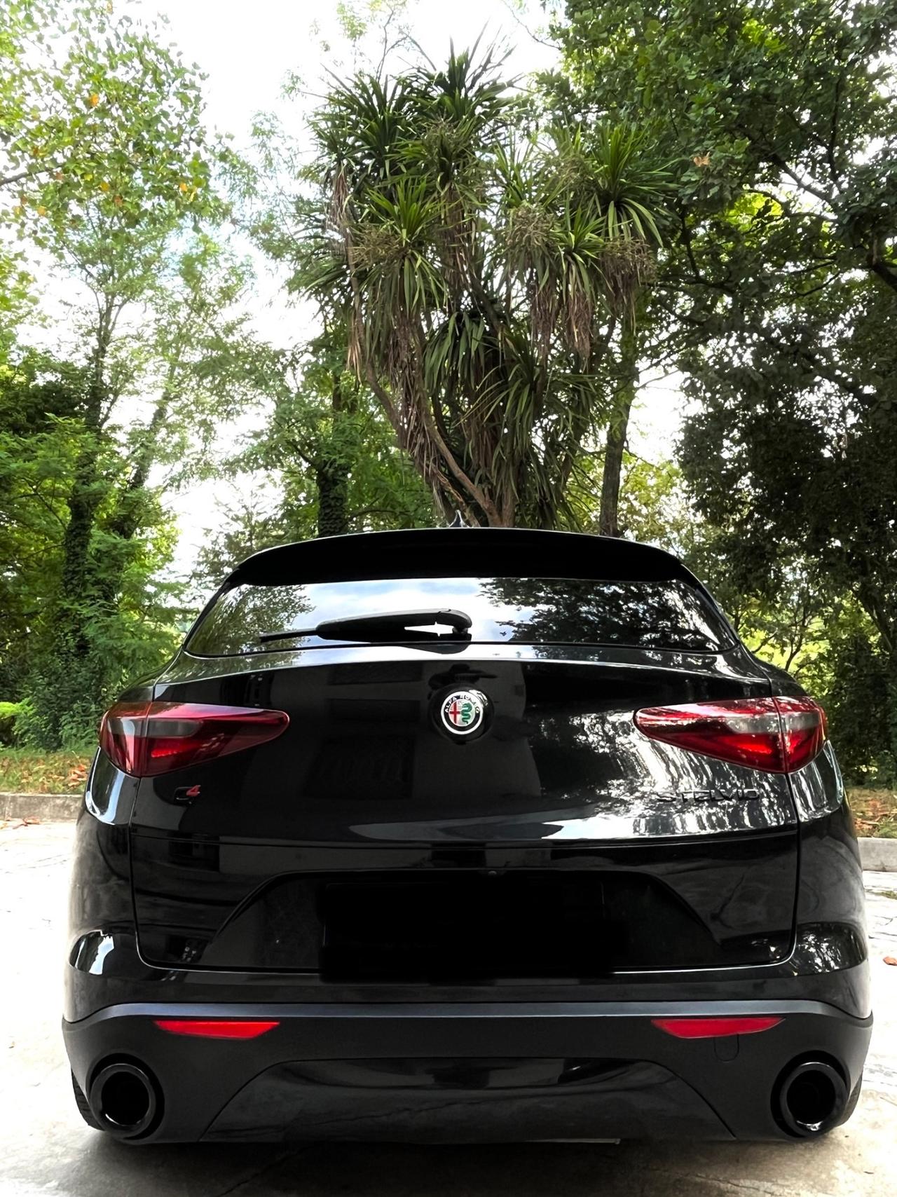 Alfa Romeo Stelvio 2.2 TOTAL BLACK 210 CV AT8 Q4 Executive