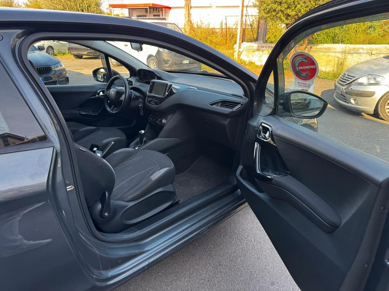 Peugeot 208 1.4 e-HDi 68 CV S&S robotizzato 3 porte Active