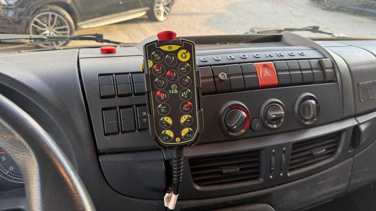 Iveco EUROCARGO SCARRABILE NUOVO MARCA TAM