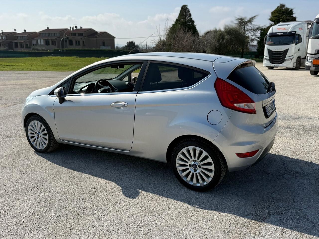 Ford Fiesta Titanium 1.2 benzina Unipro NEOPATENTATI