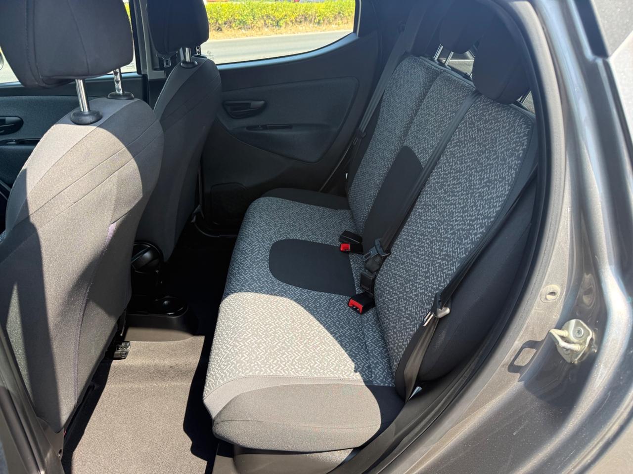 Lancia Ypsilon 1.0 FireFly 5 porte Hybrid Ecochic Silver