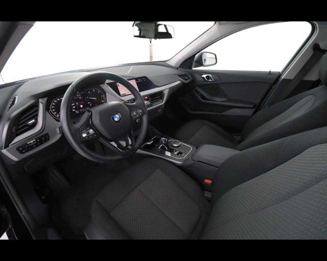 BMW 116 d 5p. Business Advantage