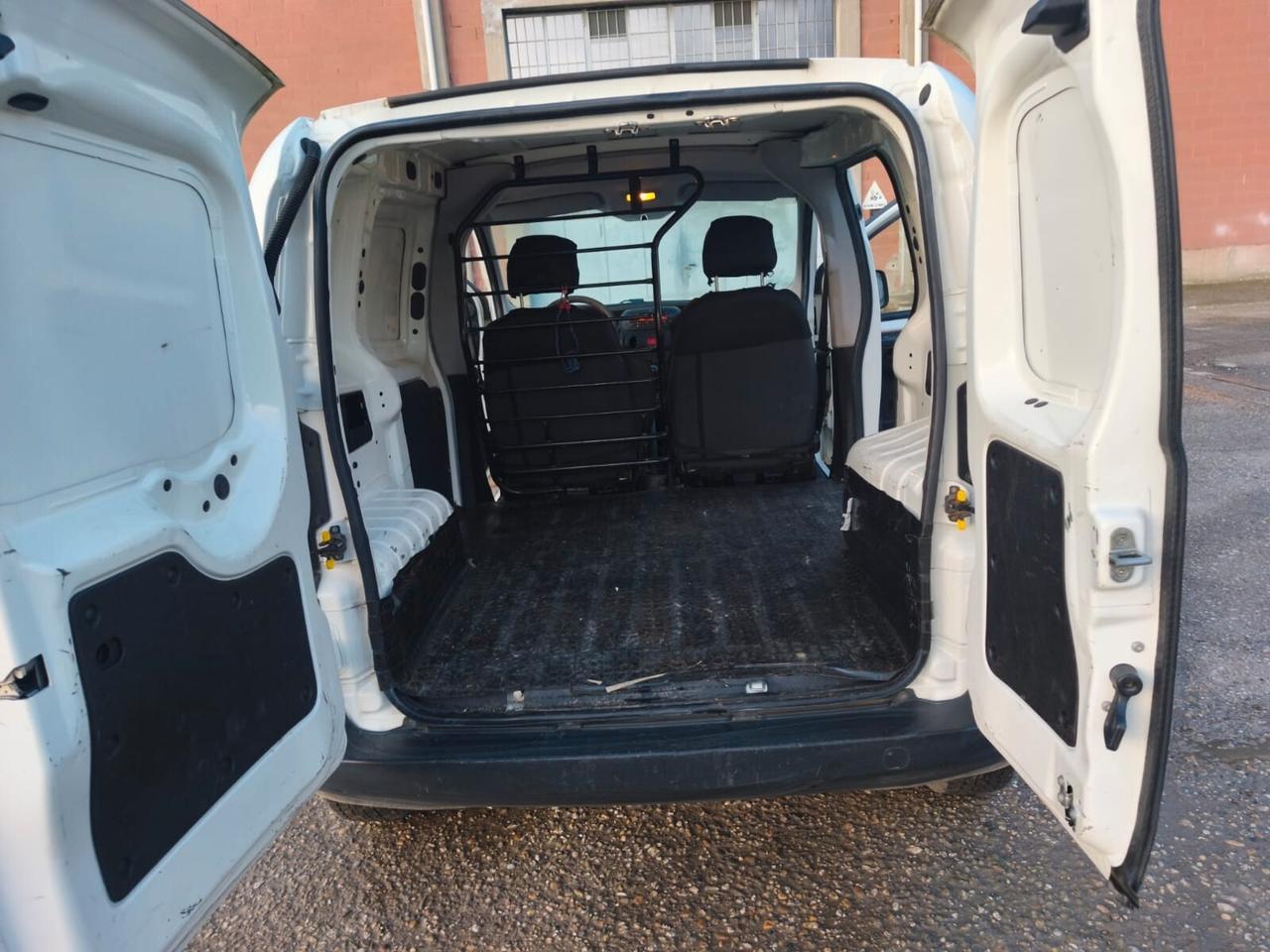 Citroen Nemo 2016---1.3 Diesel Autocarro