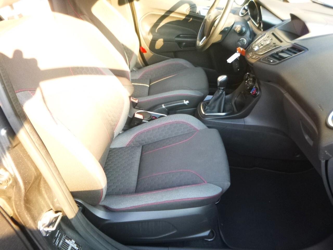 Ford Fiesta 1.5 TDCi 75CV 5 porte ST-Line NEOPATENTATI
