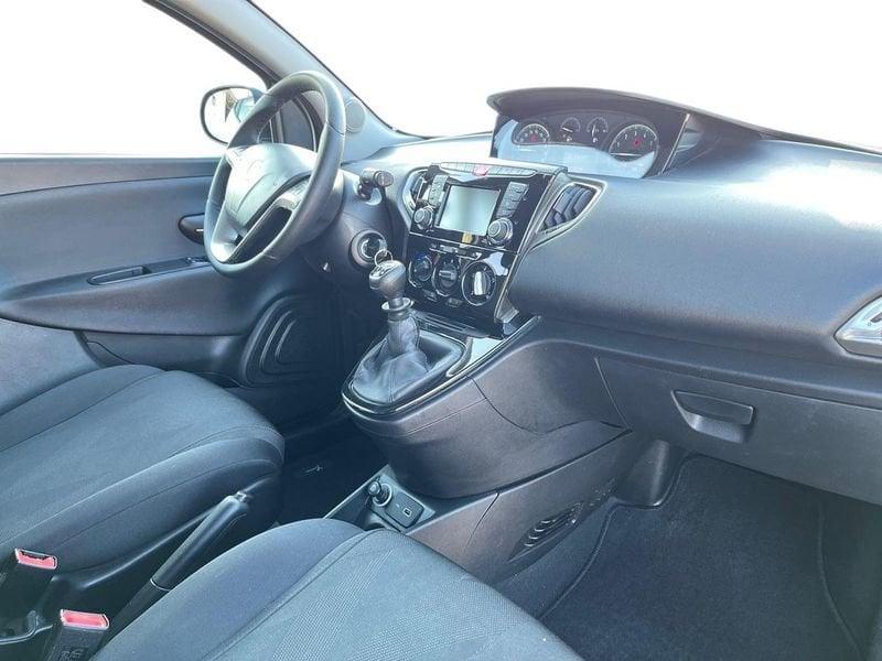 Lancia Ypsilon III 2015 1.0 firefly hybrid Gold s&s 70cv