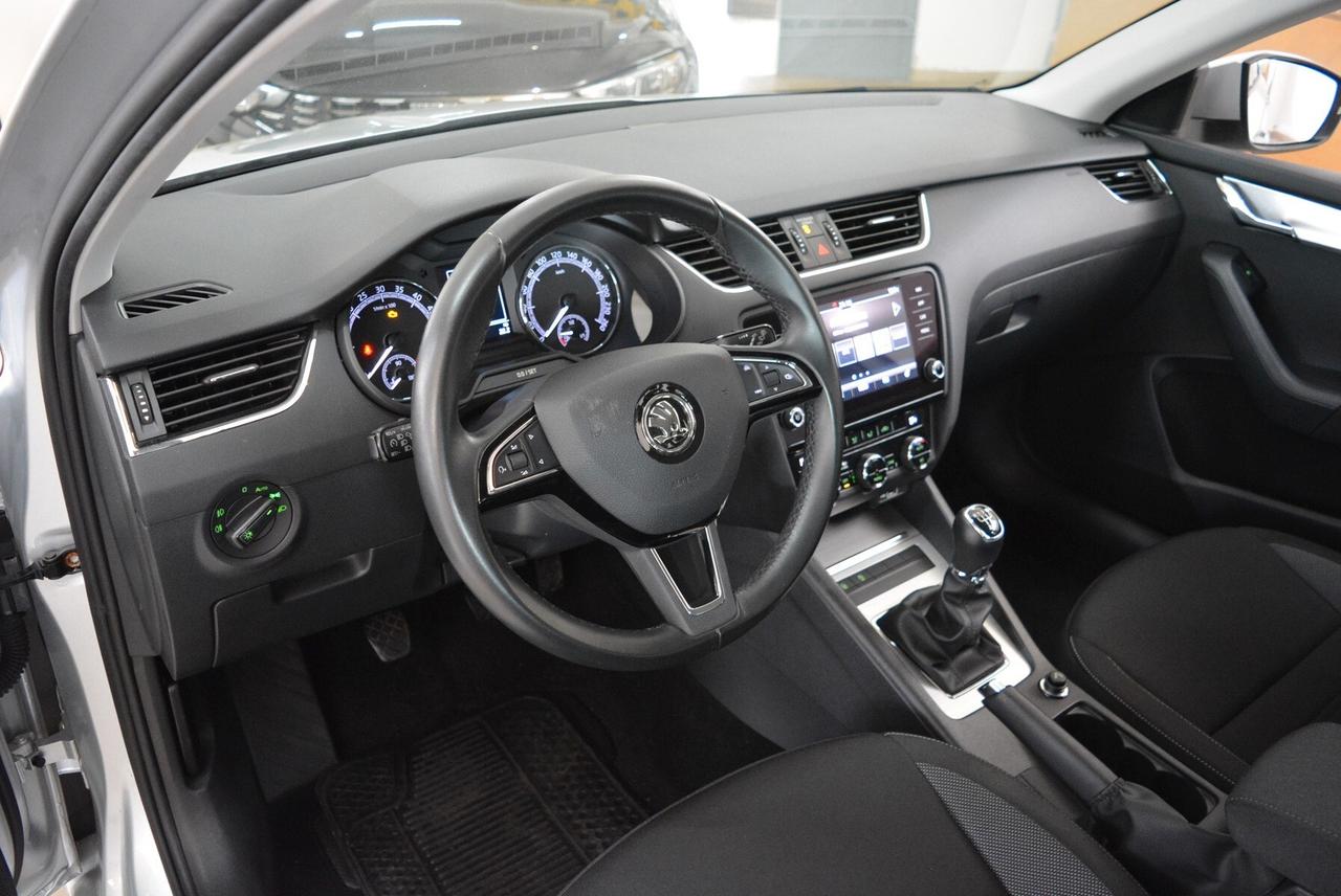 Skoda Octavia 1.6 TDI SCR 115 CV Wagon Executive DAB Navi