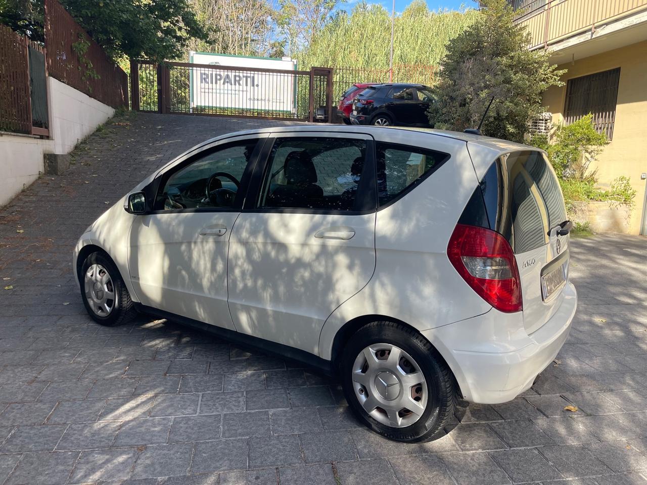 Mercedes-benz A 150 BlueEFFICIENCY Coupé Elegance