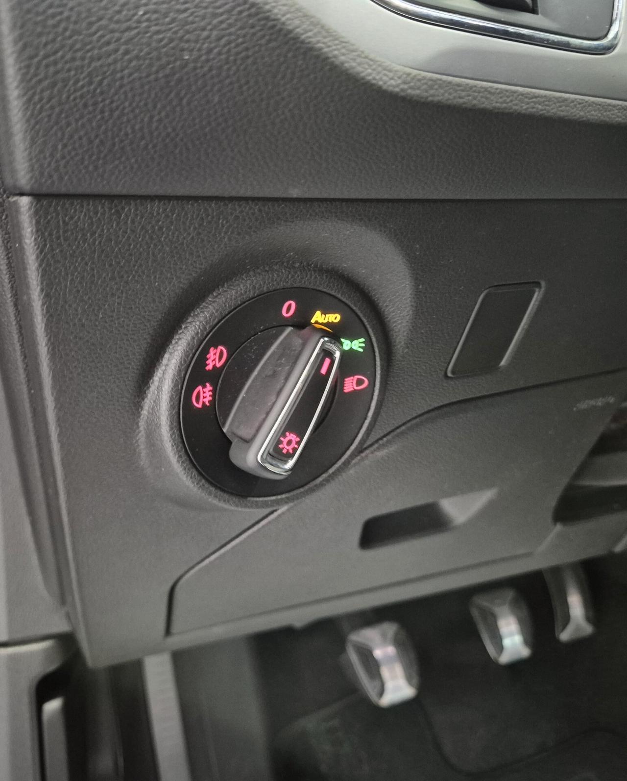 SEAT Leon 1.4 TGI 5p. Style GANCIO TRAINO