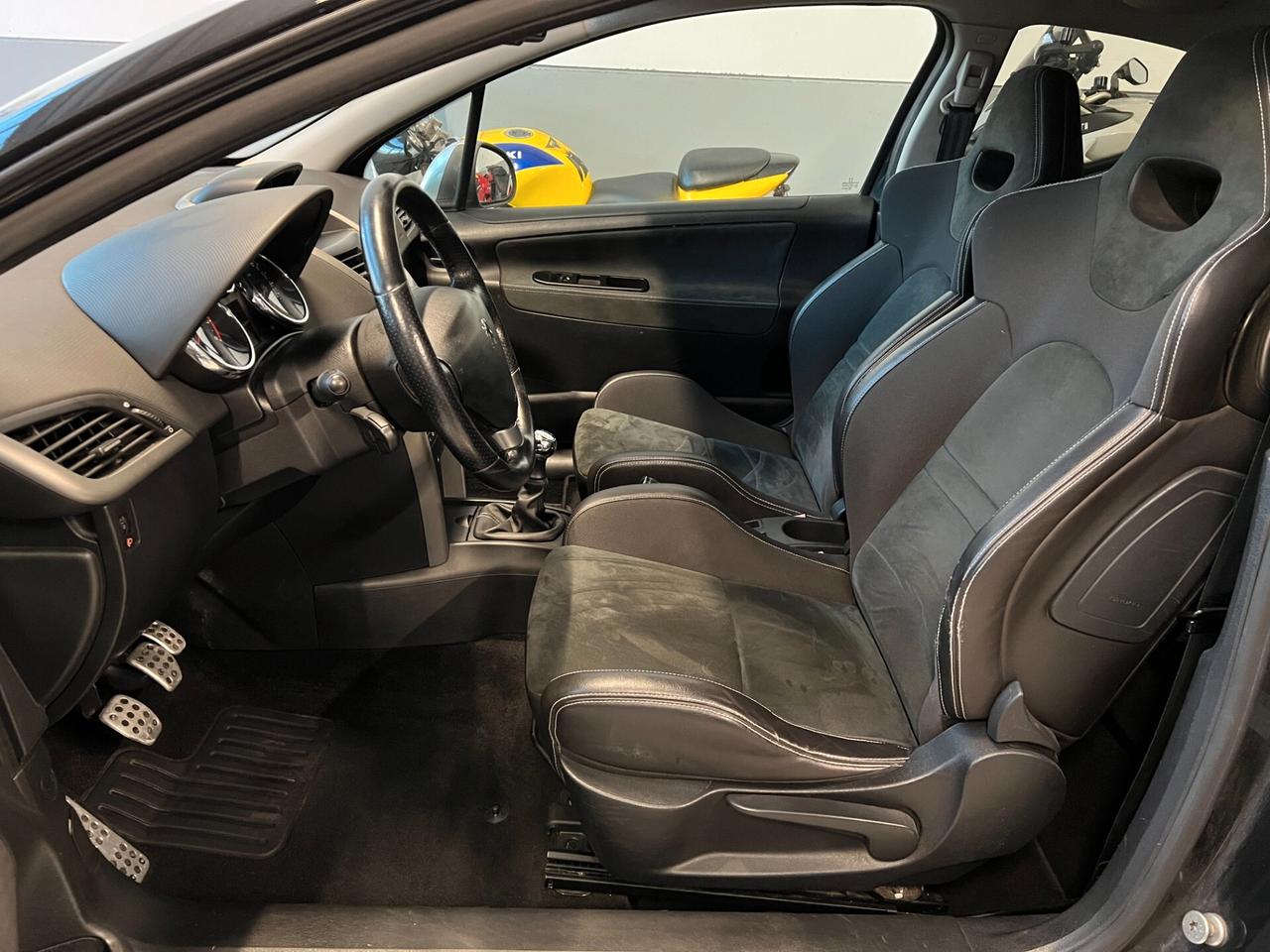 Peugeot 207 1.6 THP 175CV 3p. GTi
