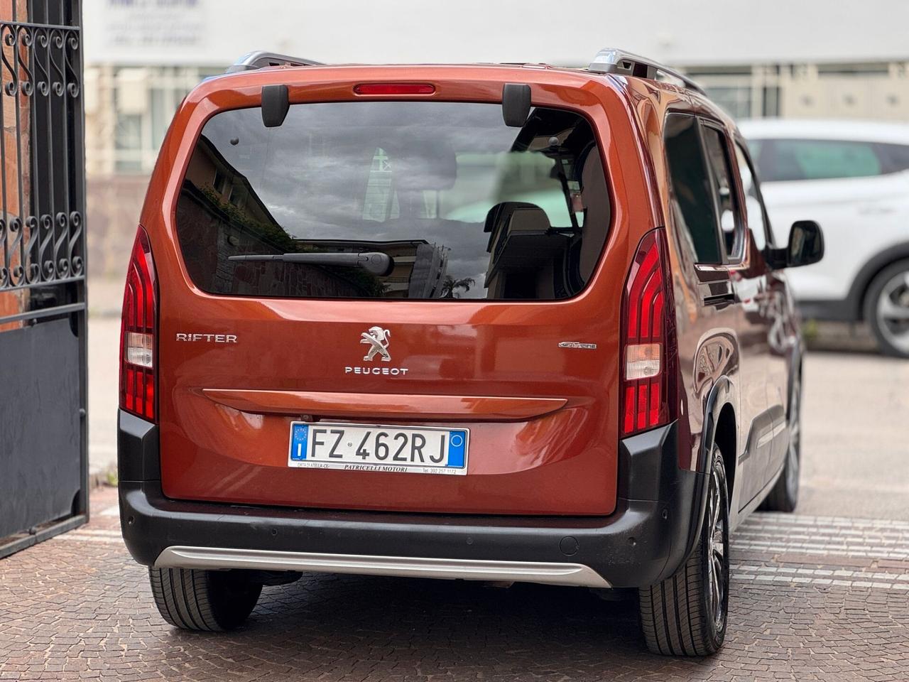 Peugeot Rifter BlueHDi 130 S&S EAT8 GT Line Long