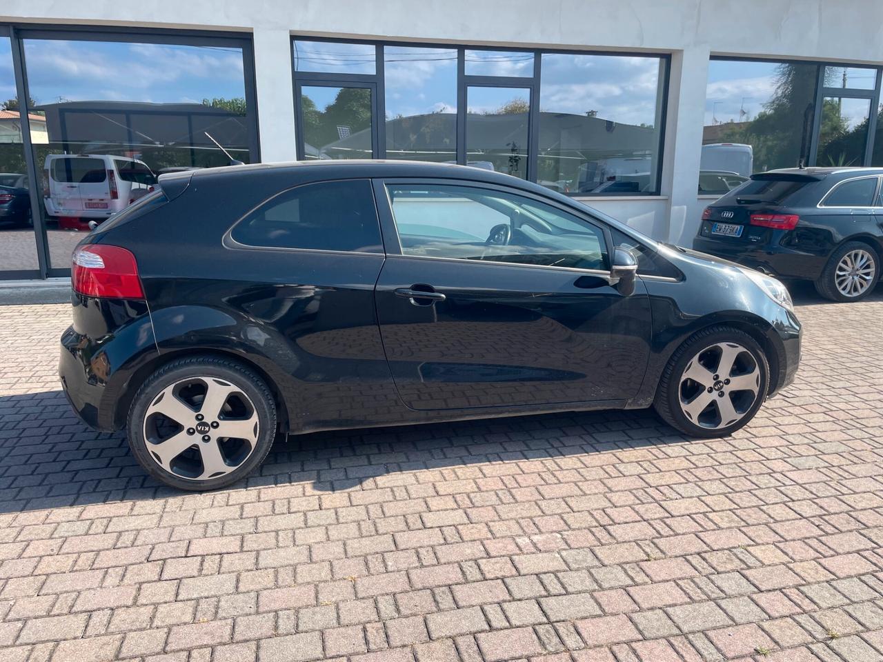Kia Rio 1.4 CRDi 3p. Cool