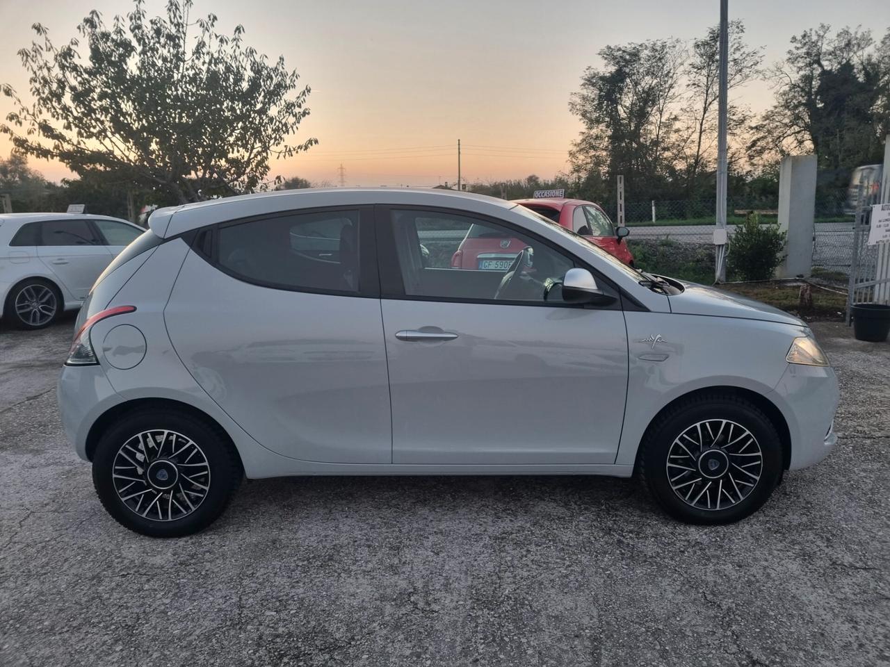 Lancia Ypsilon 1.2 69 CV 5 porte MYA "NEOPATENTATI"