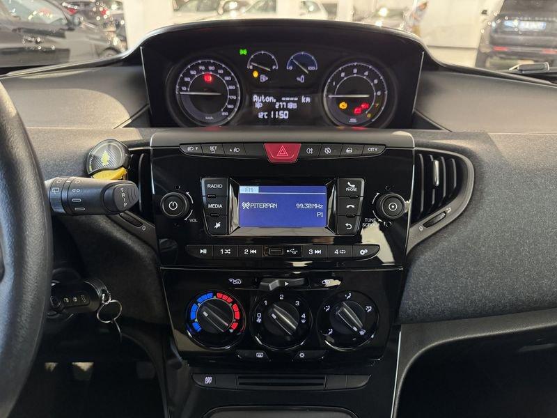 Lancia Ypsilon Ypsilon 1.0 FireFly 5 porte S&S Hybrid Silver