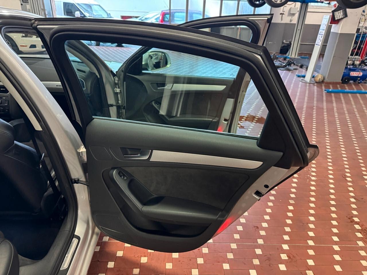 Audi A4 3.2 V6 qu. tiptronic Advanced - UNICO PROPRIETARIO