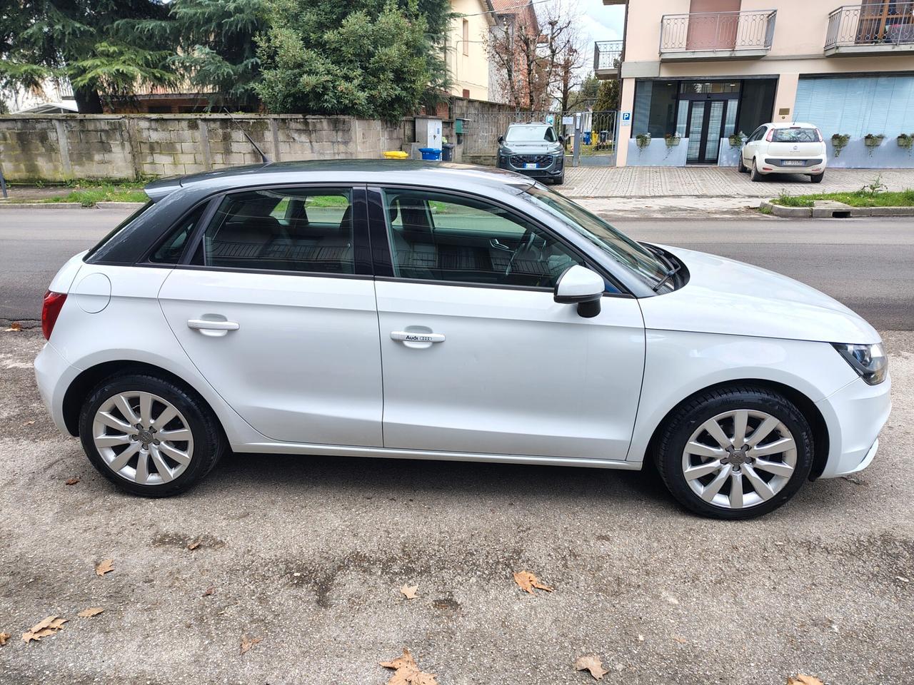 Audi A1 1.2 TFSI S line edition plus
