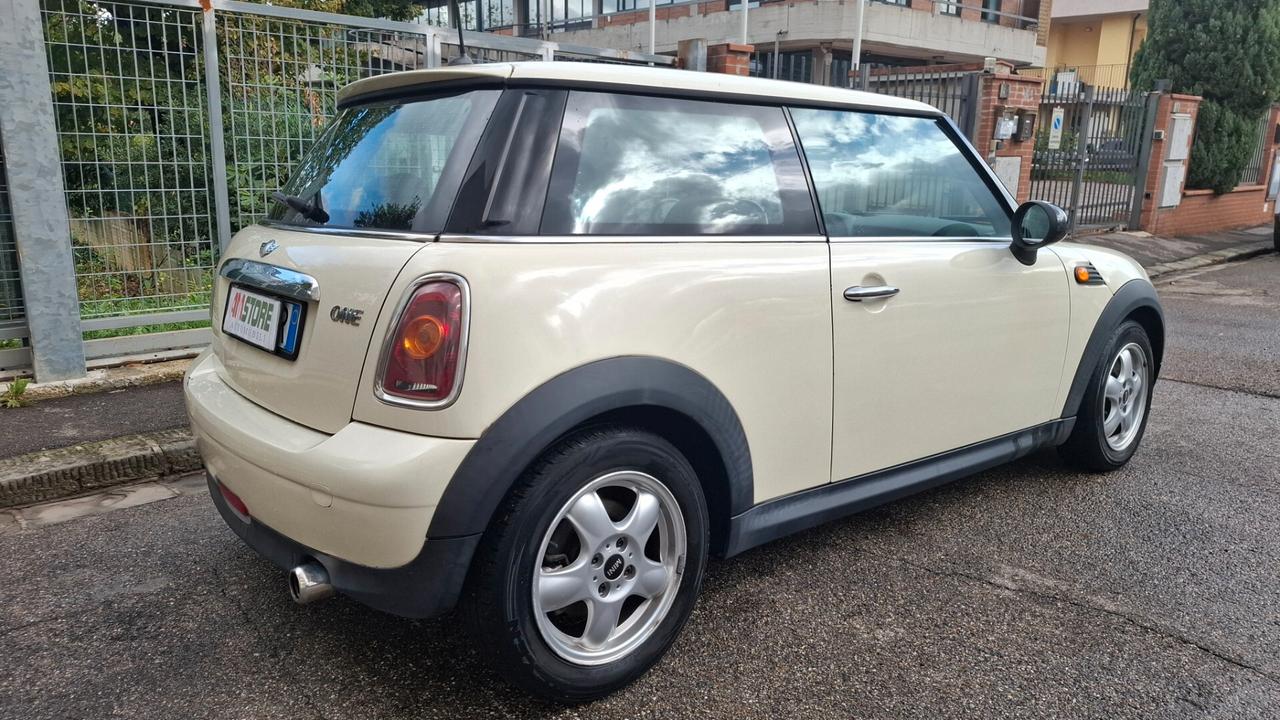 Mini 1.4 16V One Chili