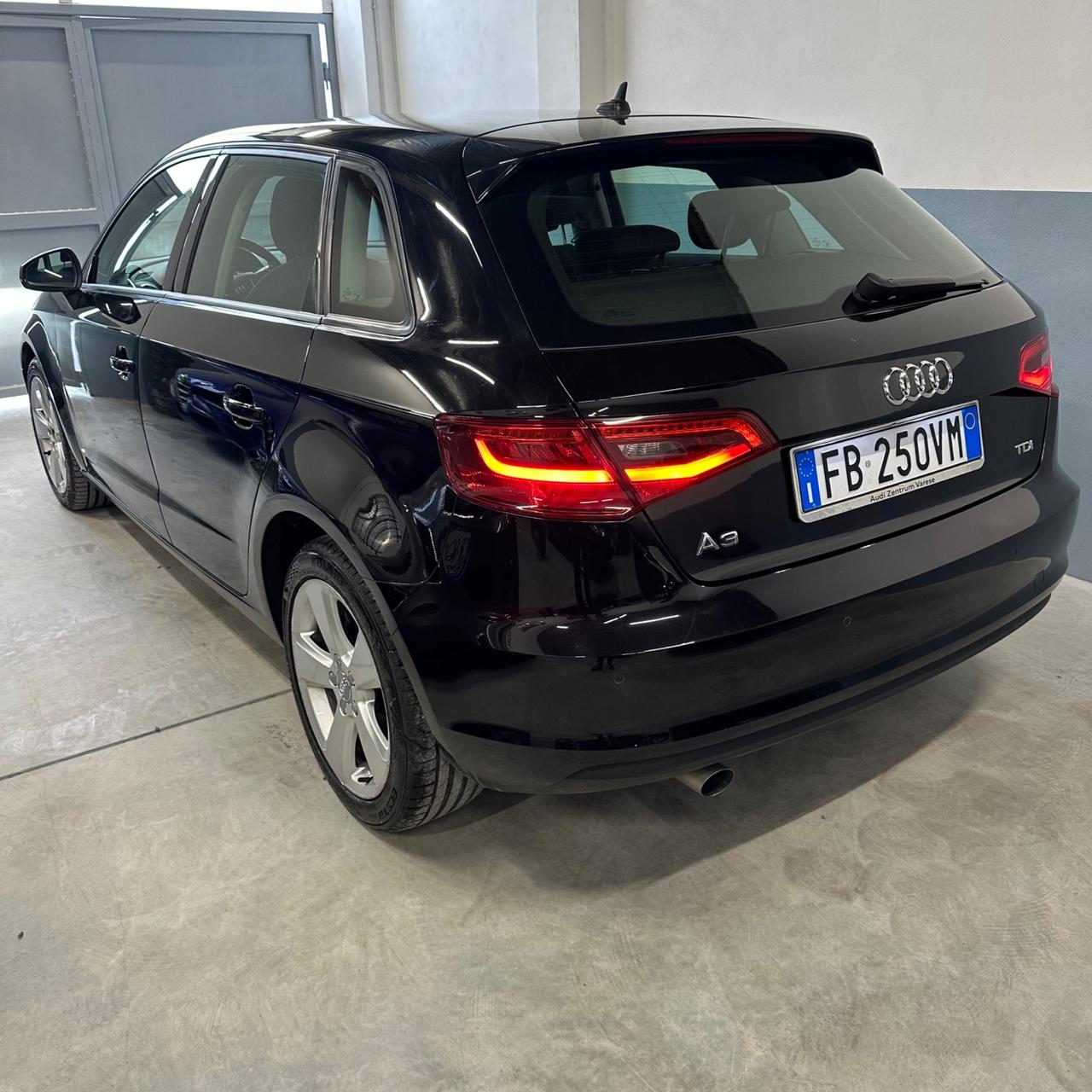 Audi A3 1.6 TDI clean diesel S tronic Ambition