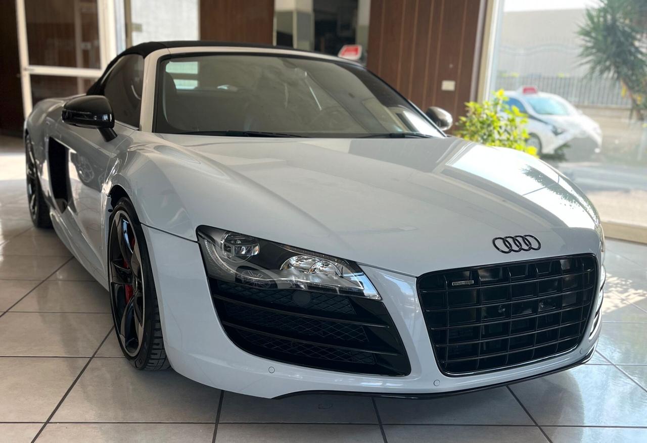 Audi R8 5.2 V 10 525 CV R-TRONIC QUATTRO SPYDER