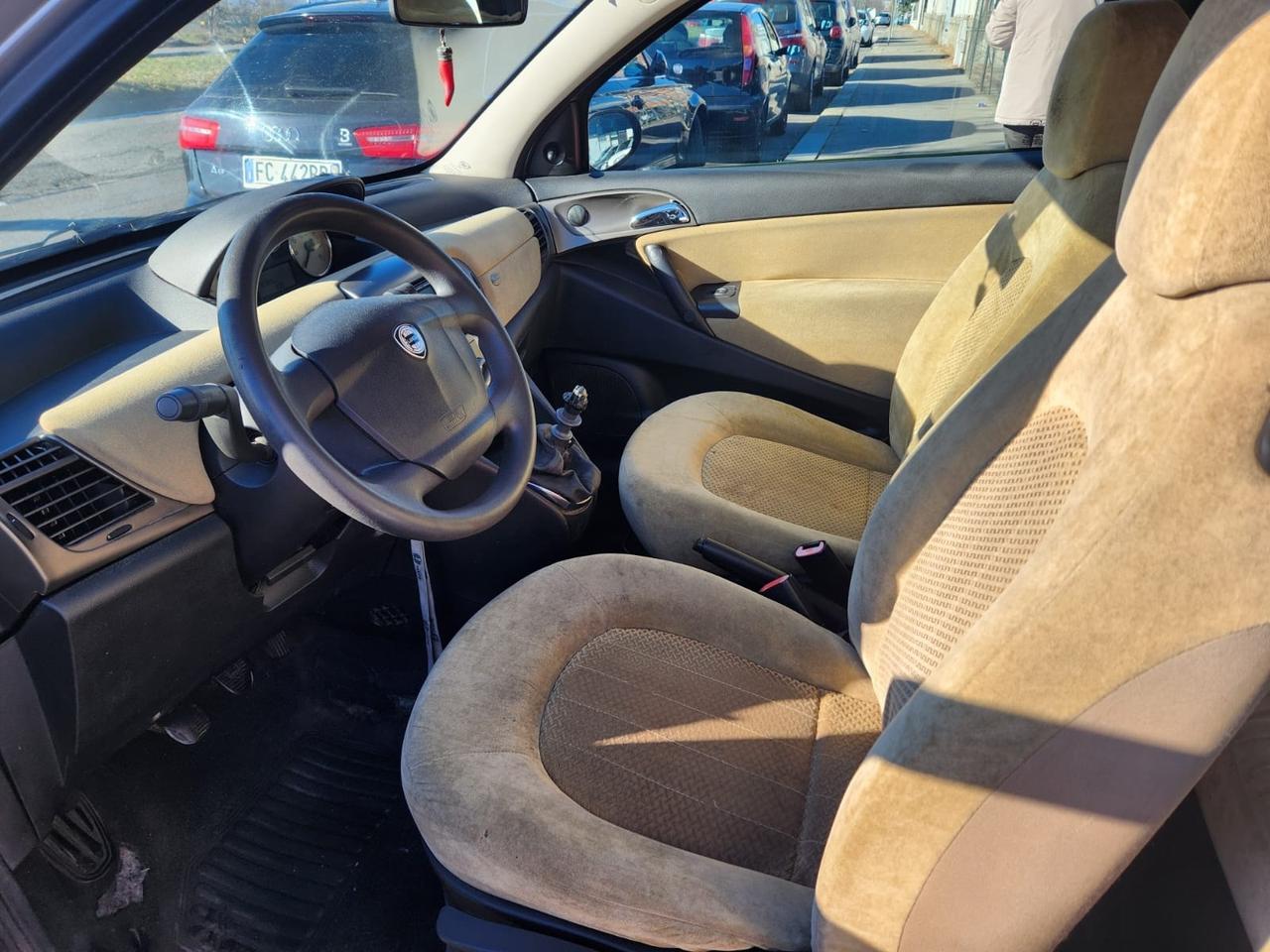 Lancia Ypsilon 1.2 Oro Giallo