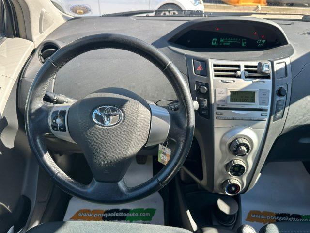 TOYOTA Yaris 1.3 5 porte Sol