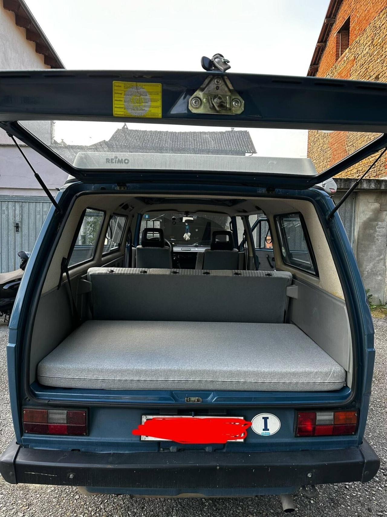 Volkswagen T3 MULTIVAN - 6 POSTI