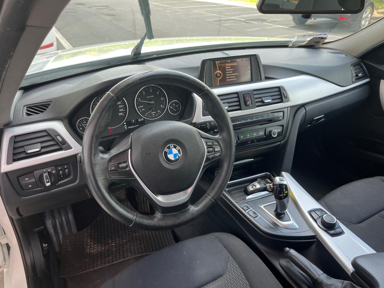 Bmw 318 318d Touring Business automatico 2013 2.0 DIESEL