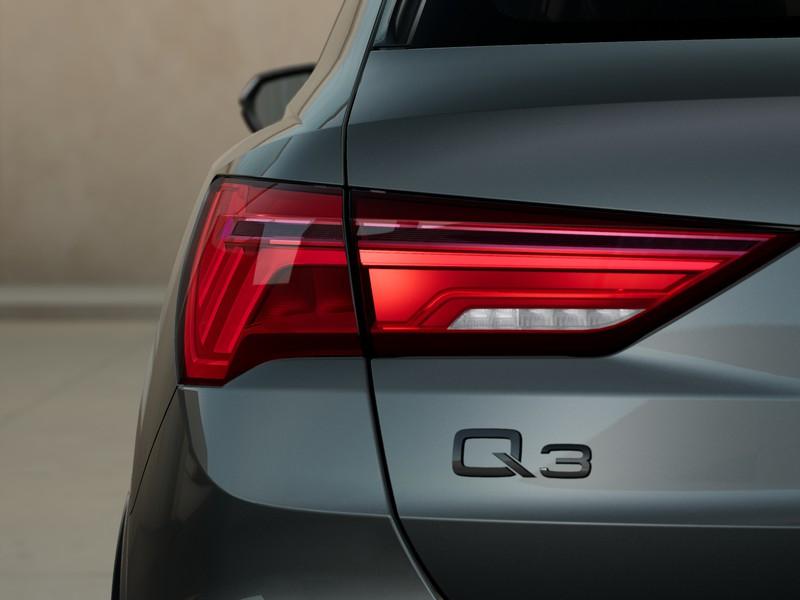 Audi Q3 45 1.4 tfsi e identity black s tronic
