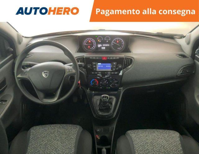 LANCIA Ypsilon 1.0 FireFly 5 porte S&S Hybrid Ecochic Silver