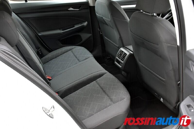 VOLKSWAGEN GOLF 8 1.0 ETSI 110 CV DSG LIFE R17 BI-COLO + MIRRO PAC