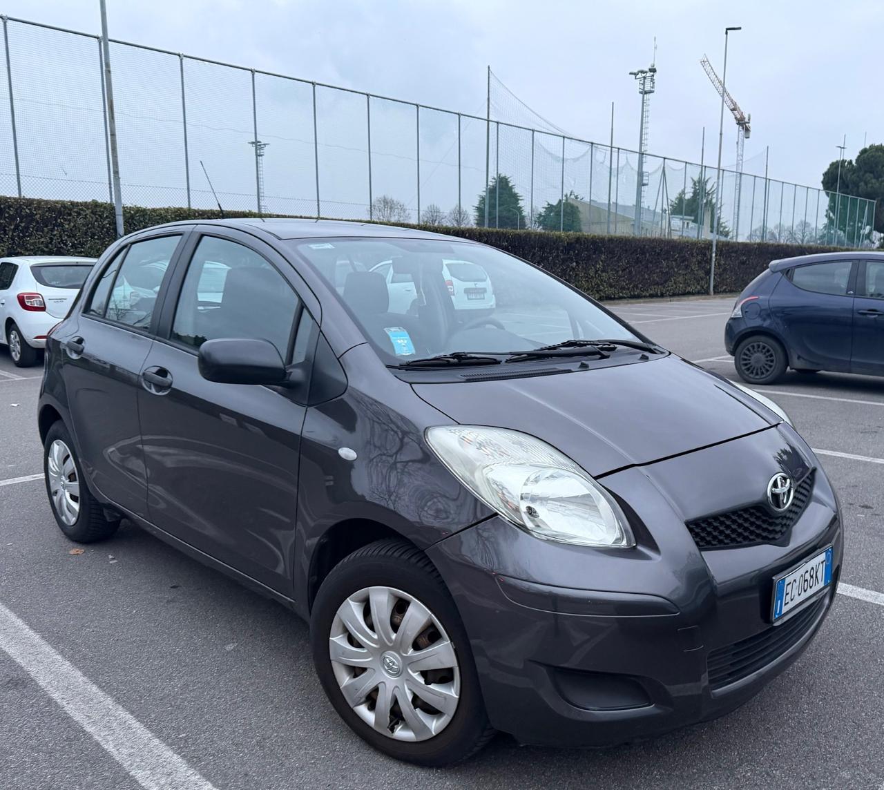 Toyota Yaris 1.0 5 porte