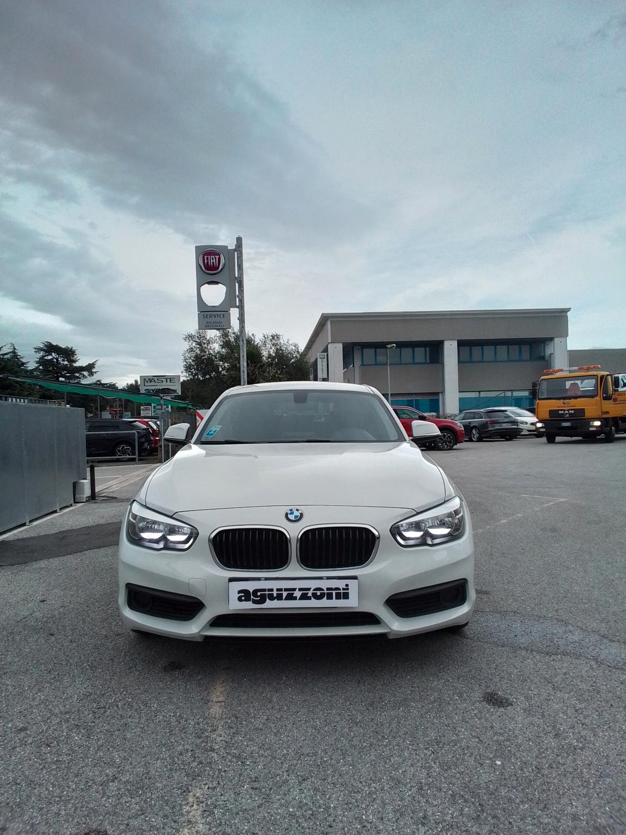 Bmw 118i 5p. Advantage