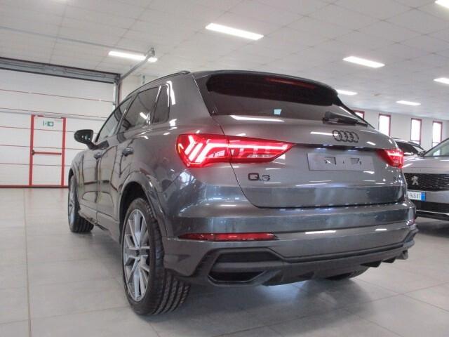 Audi Q3 SUV (35) Blackline 2.0 TDI 150CV S-Tronic