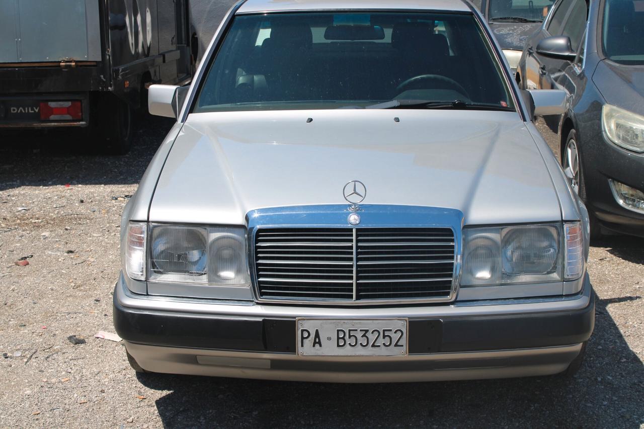 Mercedes-benz E 200 MERCEDES BENZ 124019