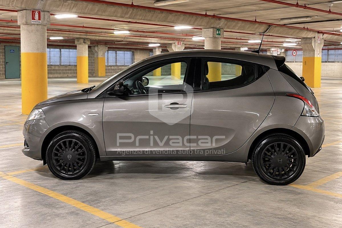 LANCIA Ypsilon 1.0 FireFly 5 porte S&S Hybrid Silver
