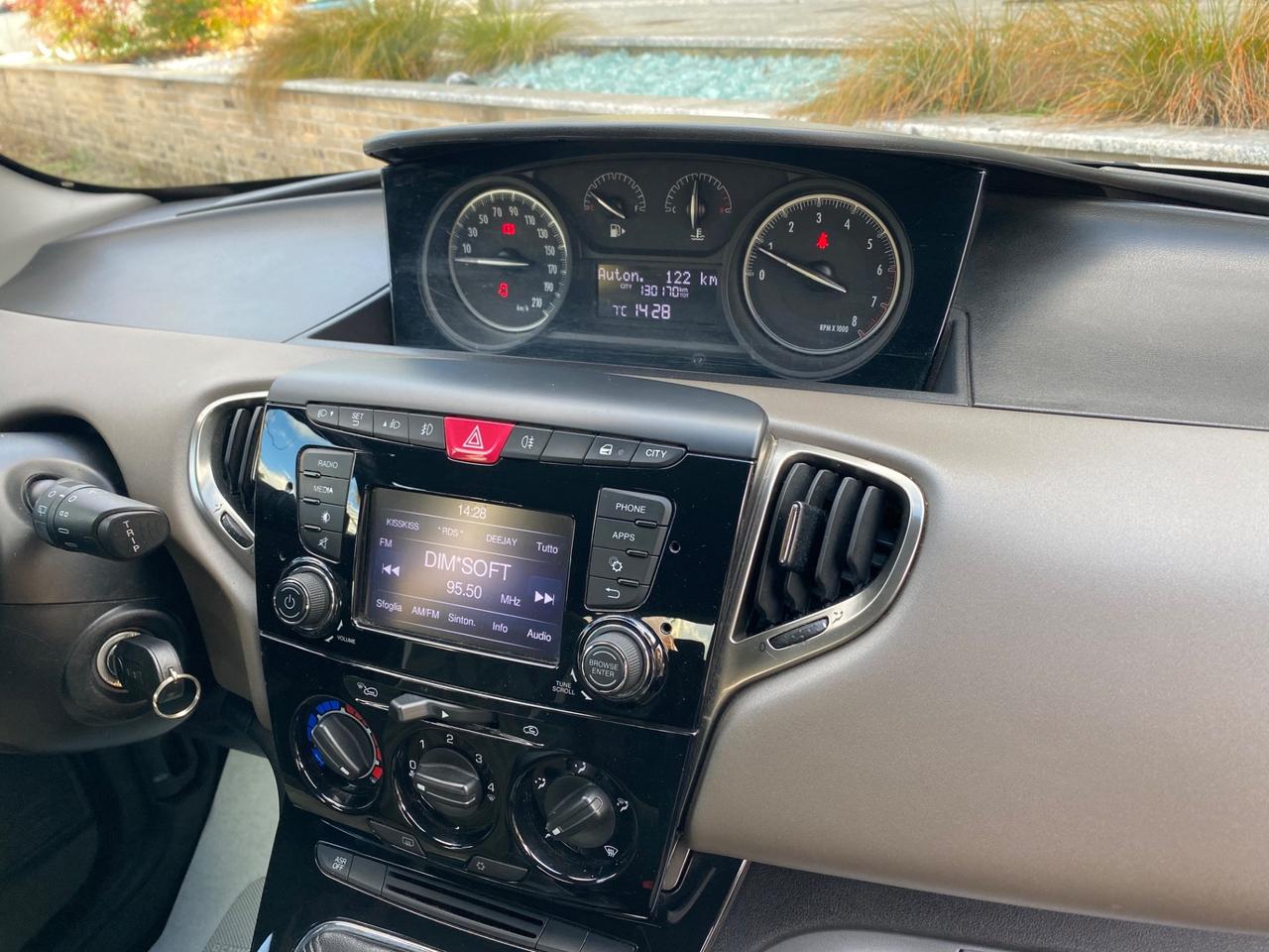 Lancia Ypsilon 1.2 69 CV 5 porte