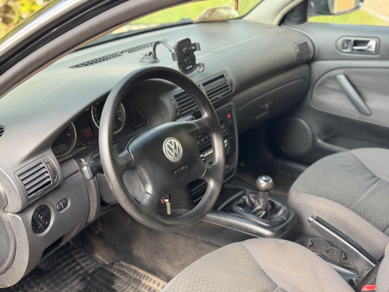 Volkswagen Passat 1.9 TDI/101 CV Var. Business