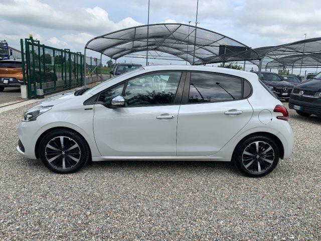 PEUGEOT 208 1° serie PureTech 82 Stop&Start 5 porte Signature