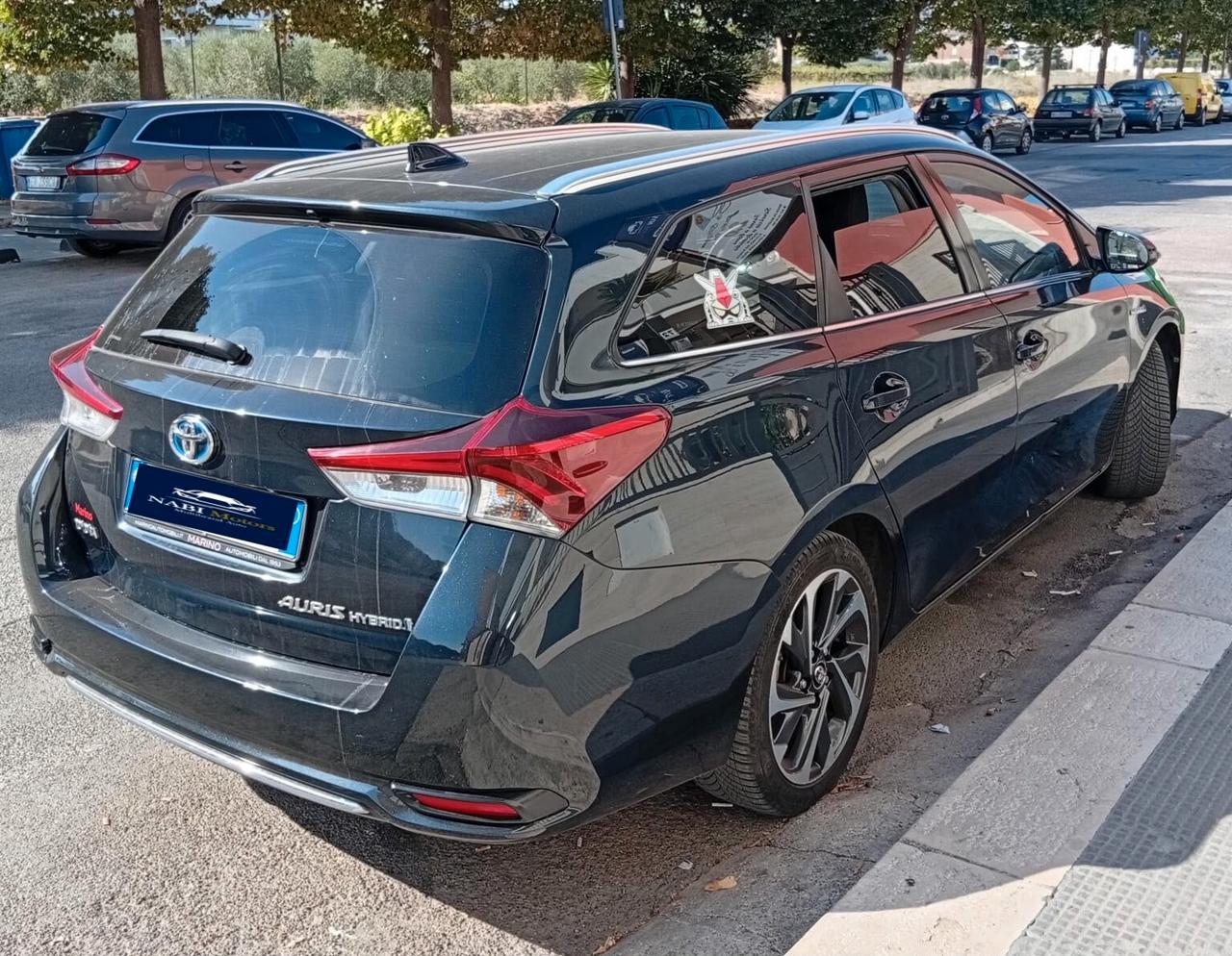 Toyota Auris Touring Sports 1.8 Hybrid Lounge