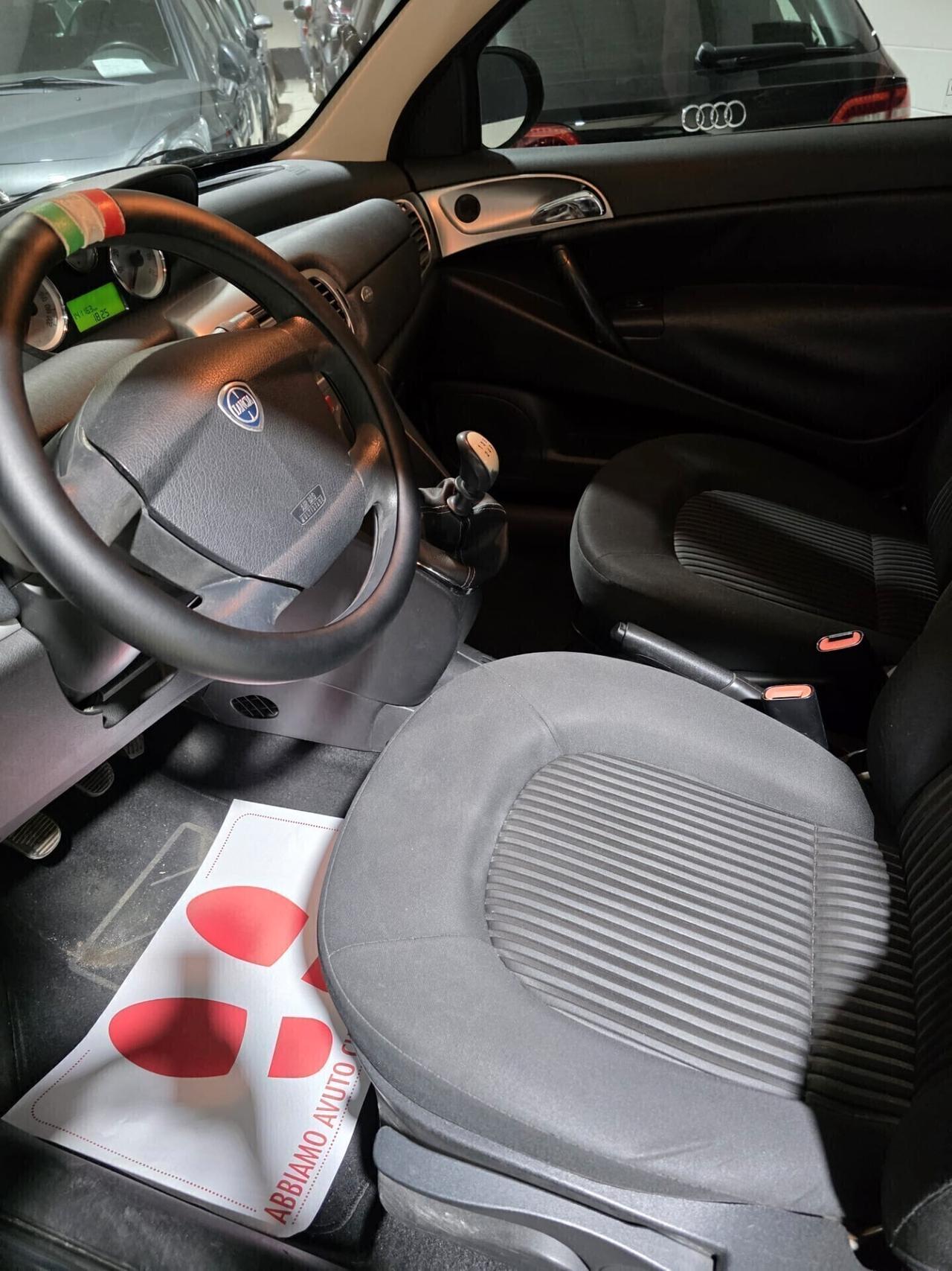 Lancia Ypsilon 1.4 Oro