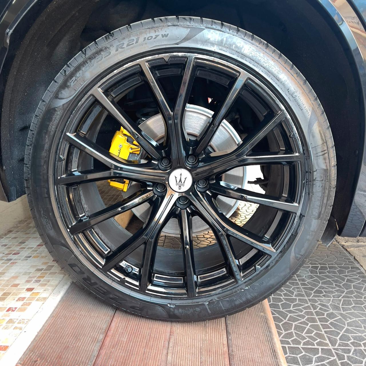 Maserati Grecale 2.0 MHEV 330 CV AWD Modena