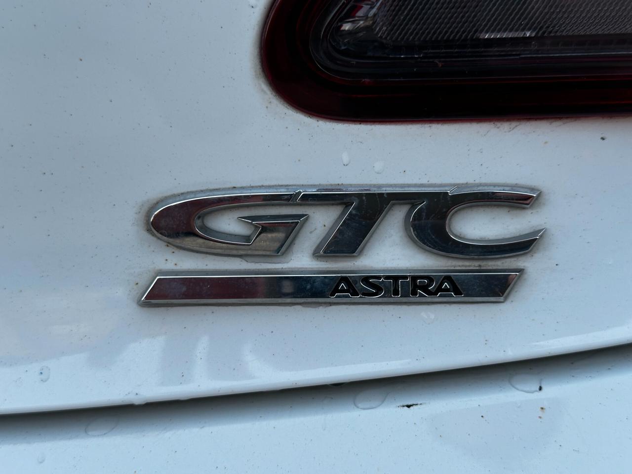 Opel Astra GTC 1.6 CDTI 136CV S&S 3 porte Cosmo "NEOPATENTATO"