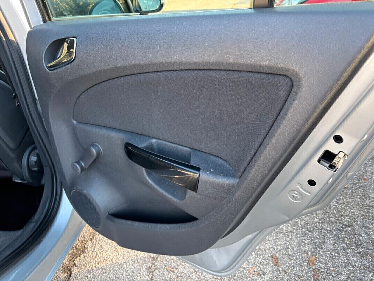 Opel Corsa 1.2 85CV 5 porte GPL- ok Neopatentati